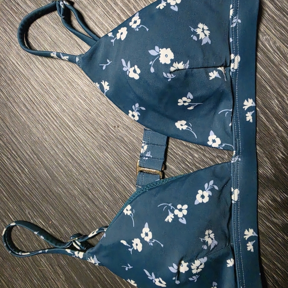 Hollister Other - Hollister Teal Floral Triangle Bikini Top - White Flower Print